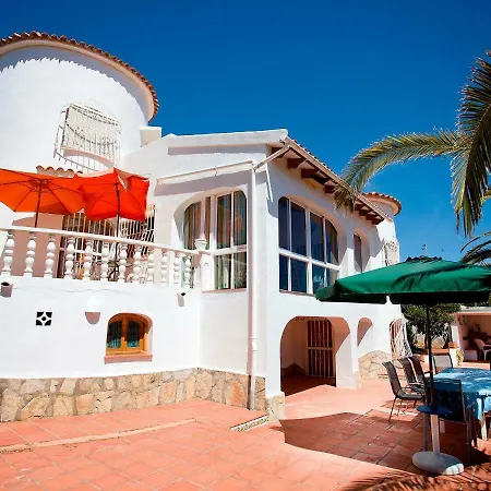 Holiday Los Almendros بيت للعطل كاليبي